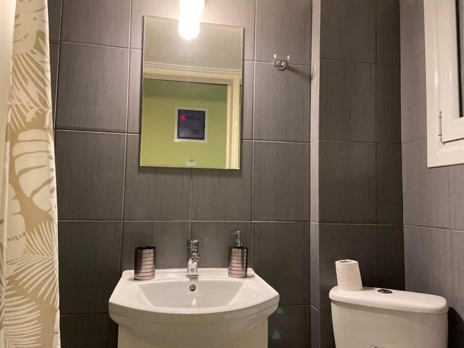 Cozy Apartment In The Heart Of أثينا المظهر الخارجي الصورة